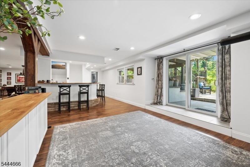 SHONGUM LAKE - Residential