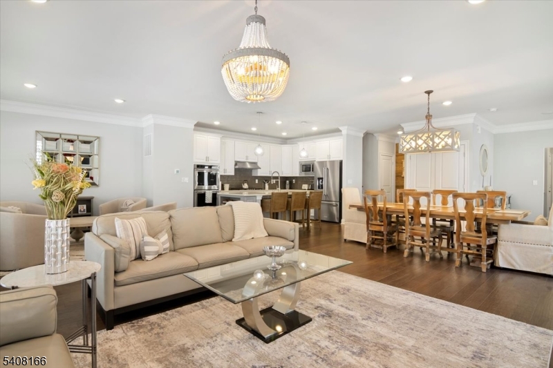 ENCLAVE AT MT LAKES - Residential