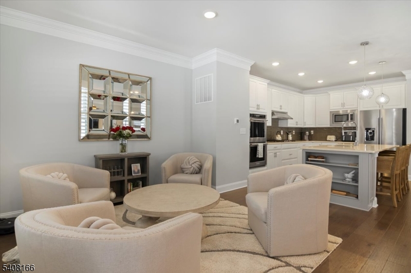 ENCLAVE AT MT LAKES - Residential