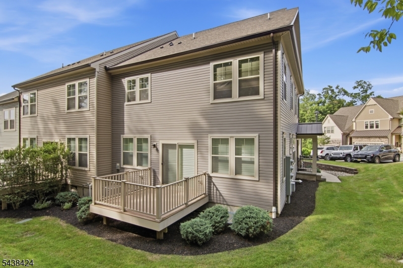 ENCLAVE AT MT LAKES - Residential