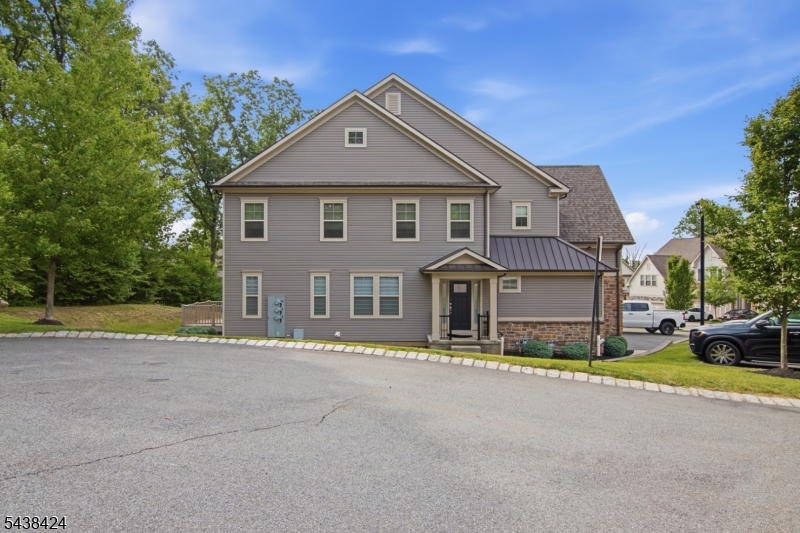 ENCLAVE AT MT LAKES - Residential