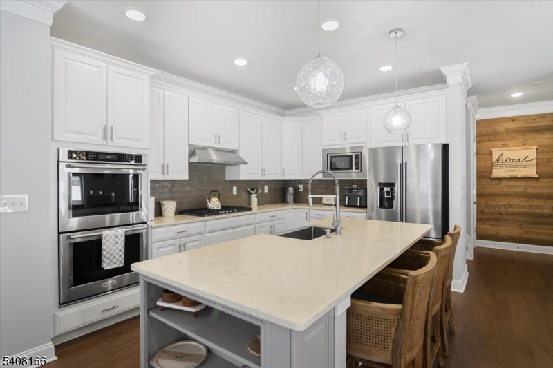 ENCLAVE AT MT LAKES - Residential