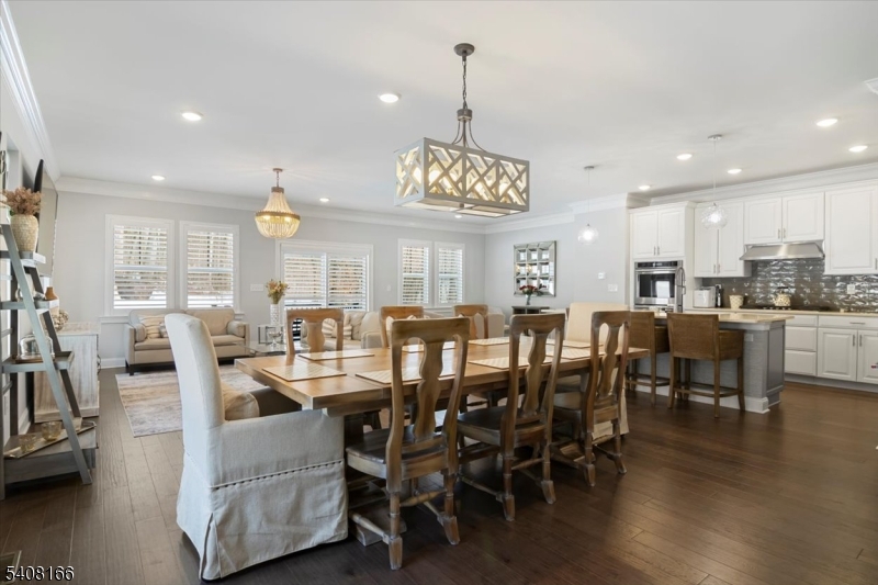 ENCLAVE AT MT LAKES - Residential