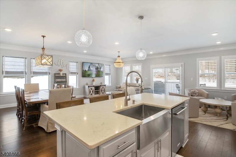 ENCLAVE AT MT LAKES - Residential