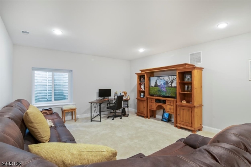 ENCLAVE AT MT LAKES - Residential
