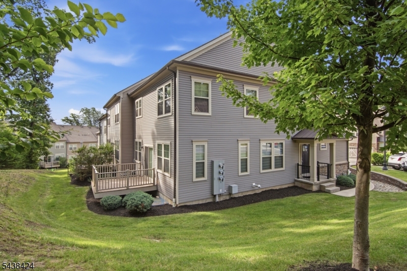 ENCLAVE AT MT LAKES - Residential