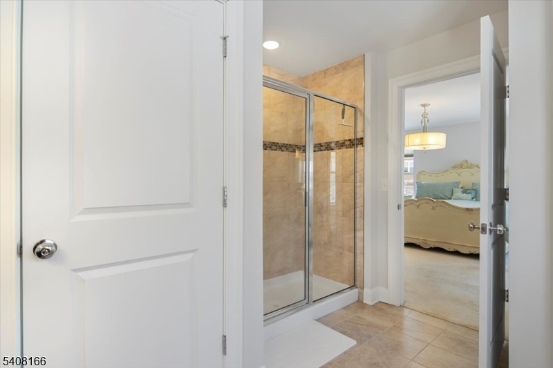 ENCLAVE AT MT LAKES - Residential