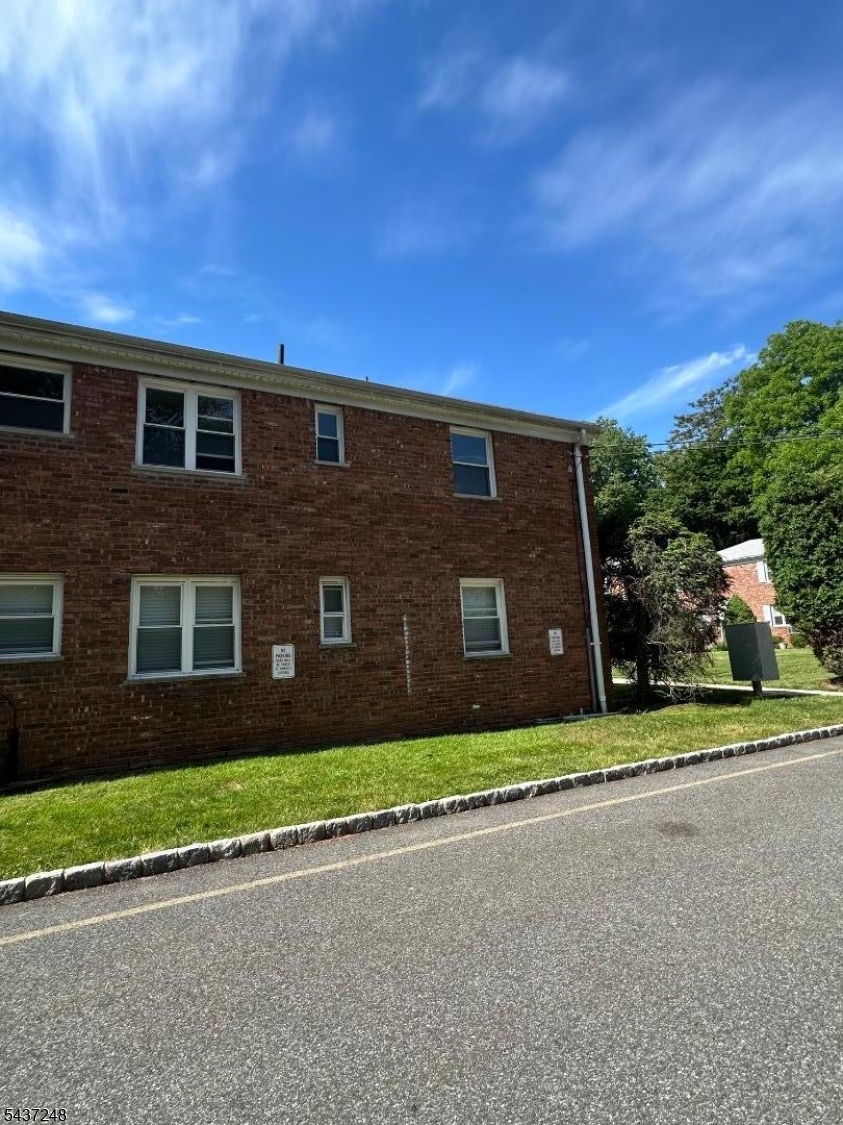 Crestmont Gardens - Residential