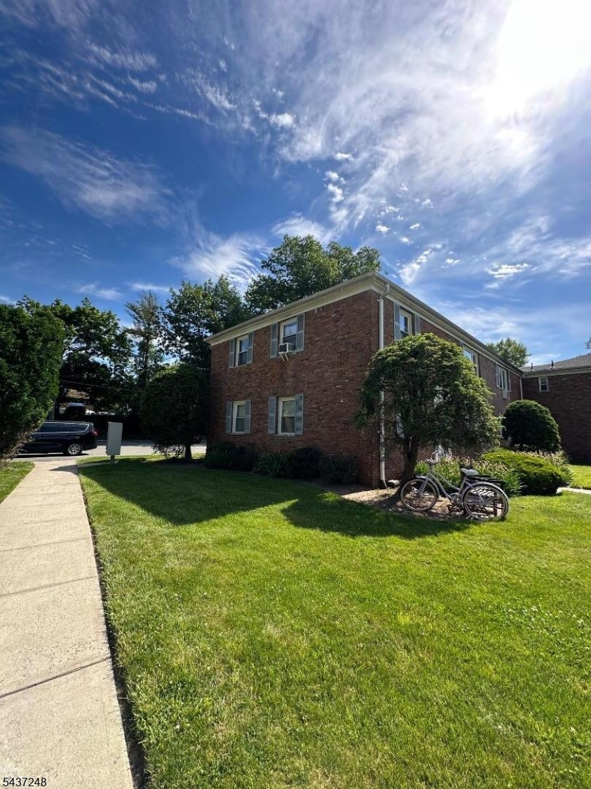 Crestmont Gardens - Residential