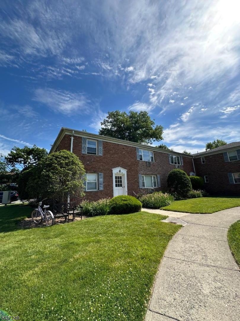 Crestmont Gardens - Residential