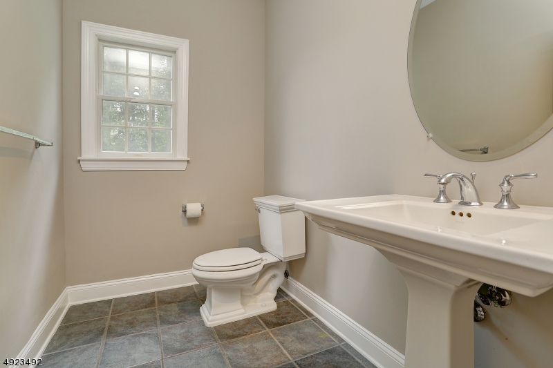 Mazdabrook - Residential Lease