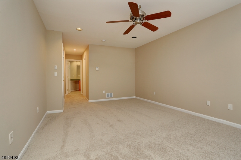 Mazdabrook - Residential Lease