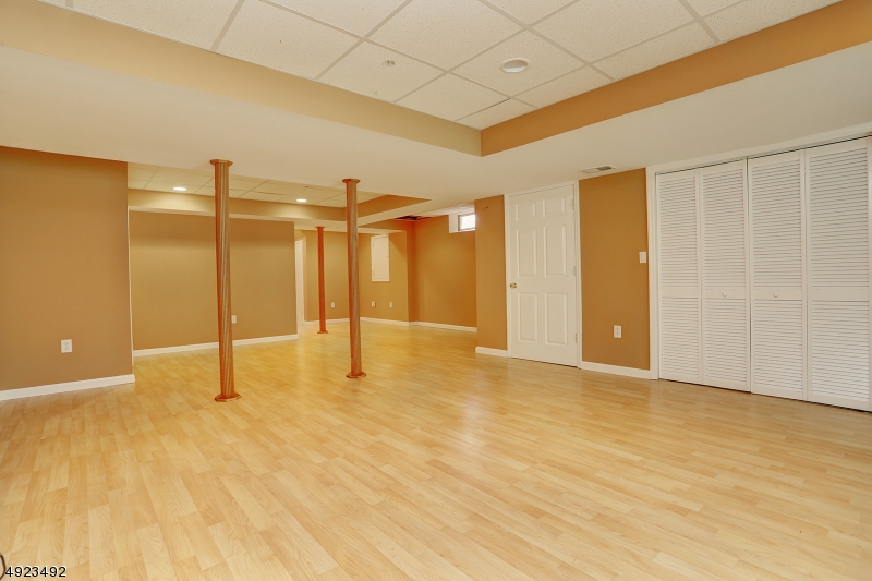 Mazdabrook - Residential Lease