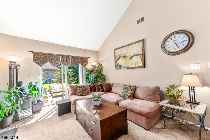 CASTLE RIDGE - Residential
