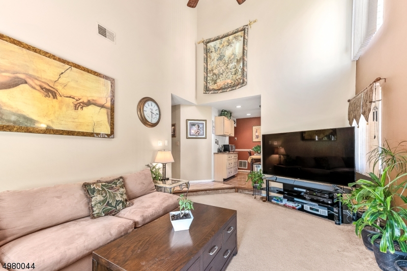 CASTLE RIDGE - Residential