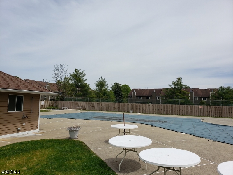 CASTLE RIDGE - Residential