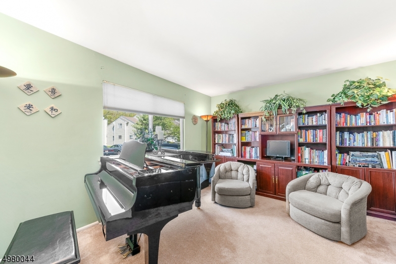 CASTLE RIDGE - Residential