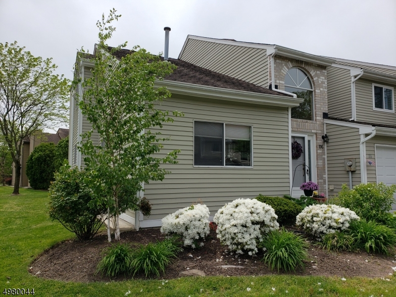 CASTLE RIDGE - Residential
