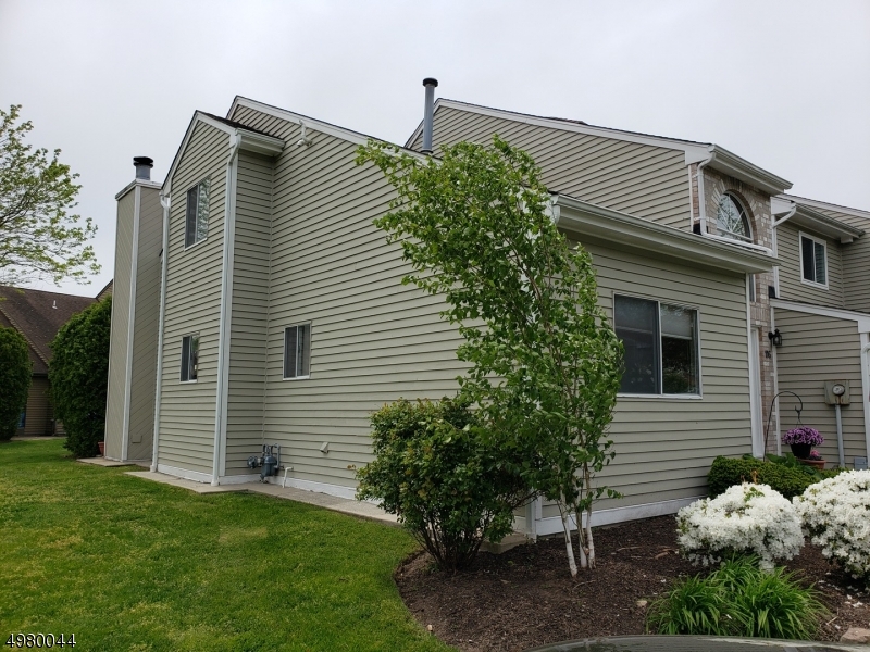 CASTLE RIDGE - Residential