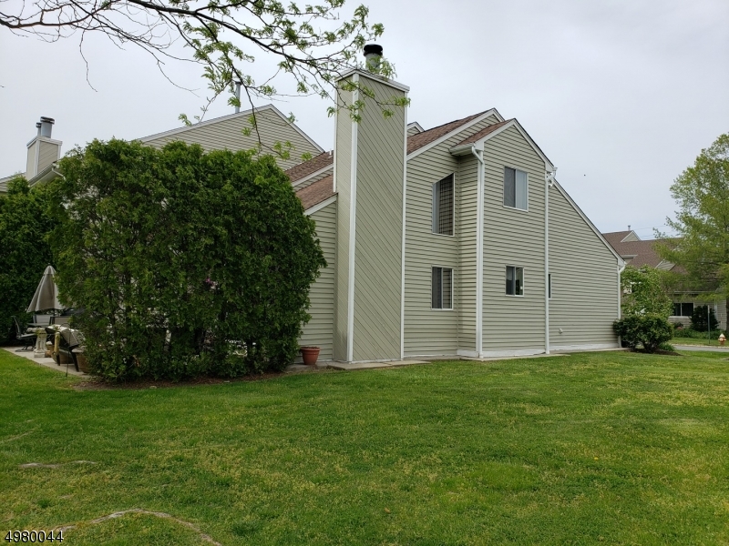 CASTLE RIDGE - Residential