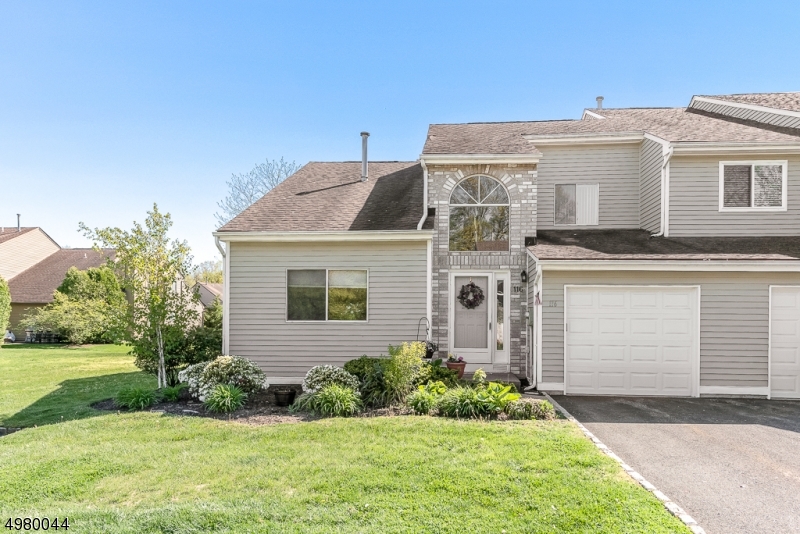 CASTLE RIDGE - Residential