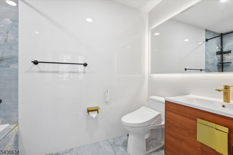 A Condominiums - Residential