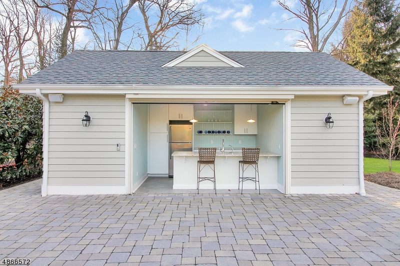 OLD SHORT HILLS - Residential
