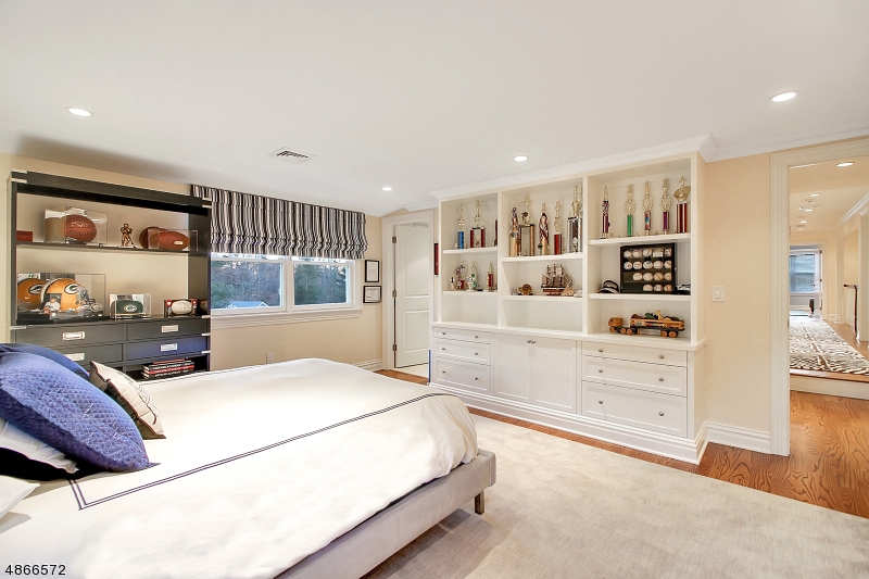 OLD SHORT HILLS - Residential