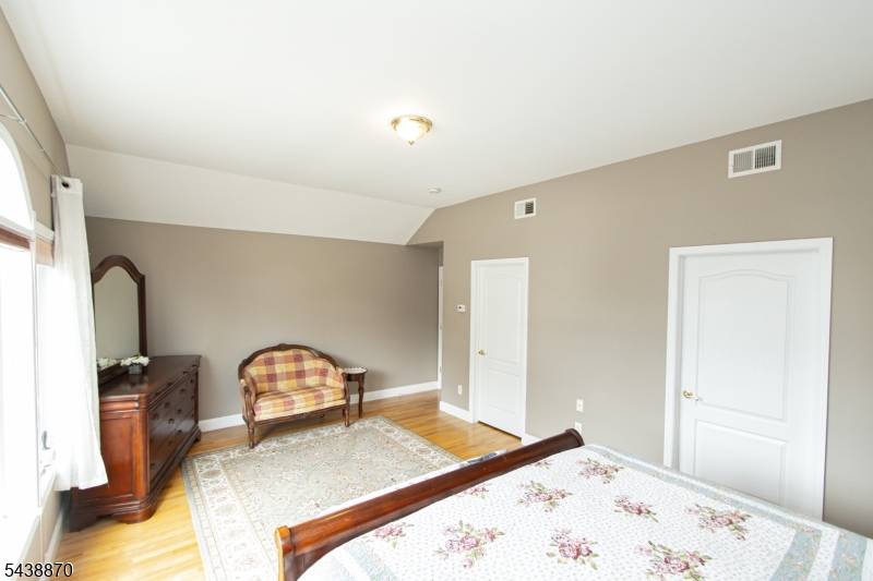 Putnam Manor - Residential