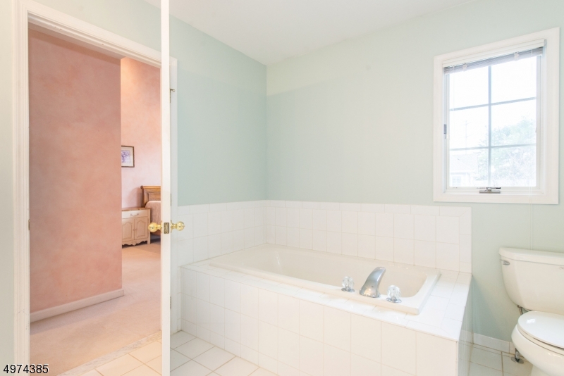 Montville Chase - Residential
