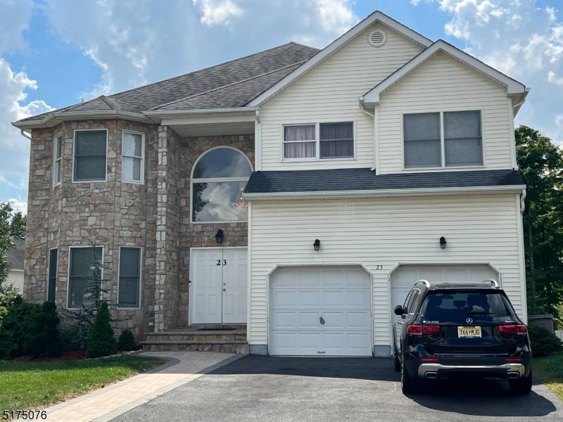 This 4 BDR 3.5 Bathroom home has First floor office. Open floor plan with 2 story foyer and Family room, 9 feet ceiling on first floor. All hard wood floors, all appliances making it ready to move in. Great location for commute, shopping and schools.