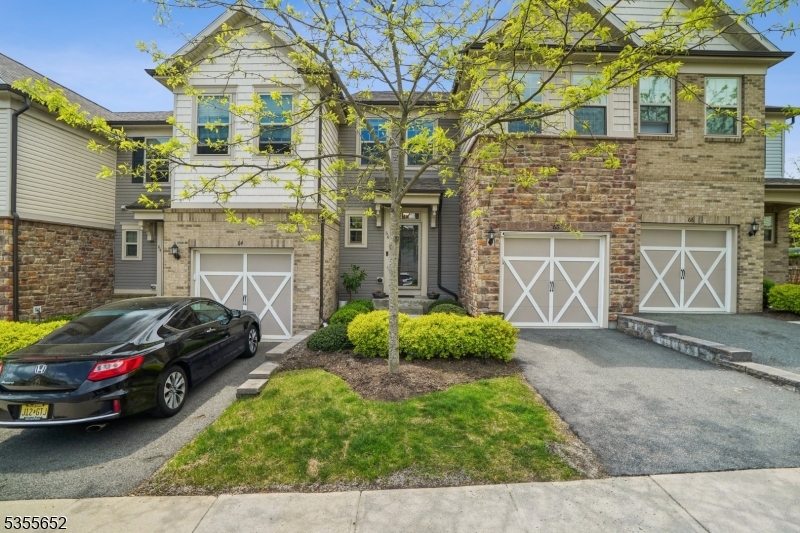 Welcome to this 2 bedroom Condo in this preferred Randolph neighborhood. Offers 2 spacious bedrooms, 2.5 baths, hardwood floors and an eat-in-kitchen. Features an attached garage and is ideally located near top-rated schools, major highways, shopping and recreation. Enjoy the perfect balance of comfort, convenience, and community in Kensington Square.