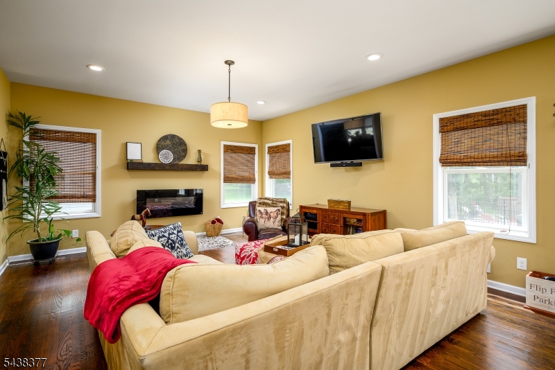 Green Knoll - Residential
