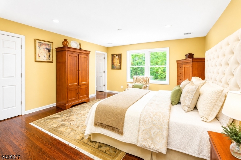 Green Knoll - Residential