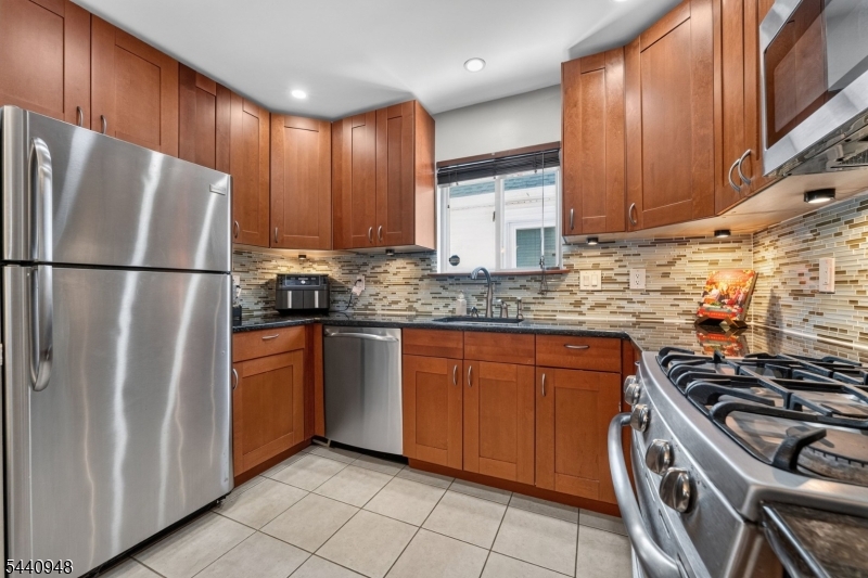 STONEGATE - Residential