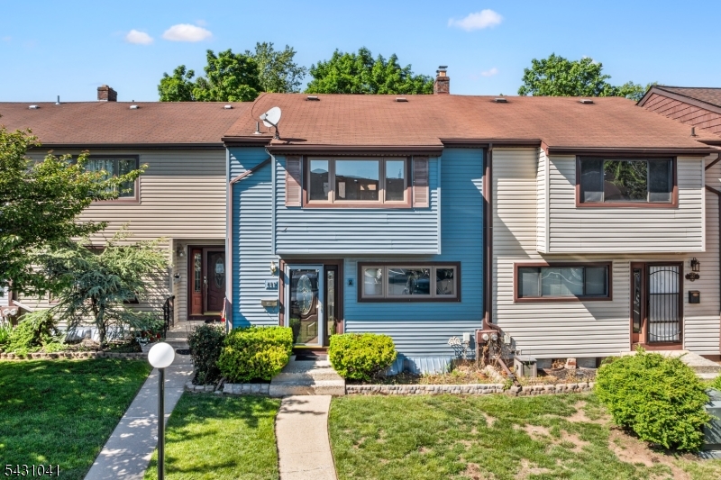Brookside Sqaure - Residential