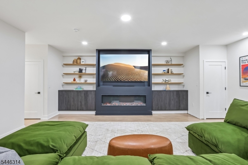 The Oaks at Randolph - Residential