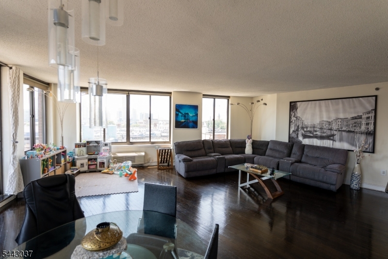 Observer Plaza - Residential
