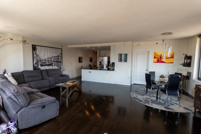 Observer Plaza - Residential