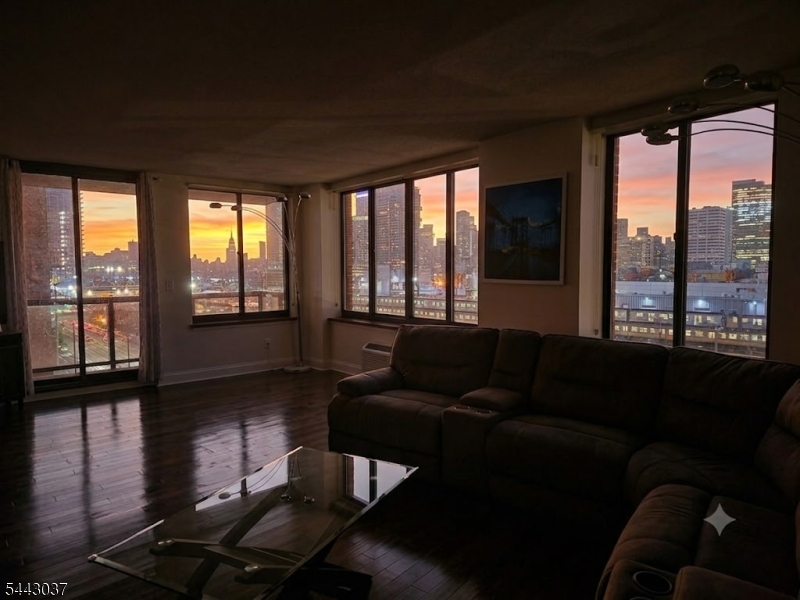 Observer Plaza - Residential