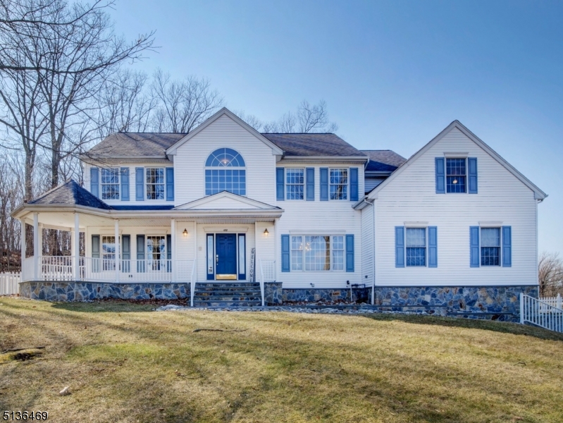 POETS PEAK - Residential