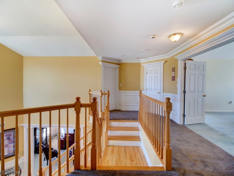 POETS PEAK - Residential