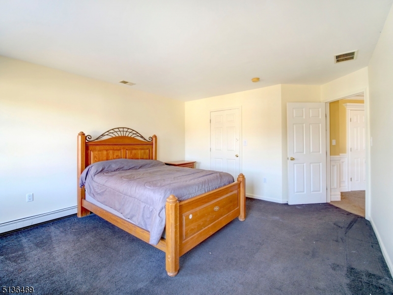 POETS PEAK - Residential