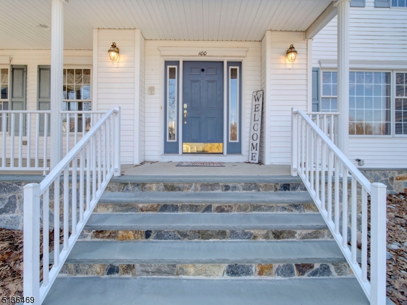 POETS PEAK - Residential