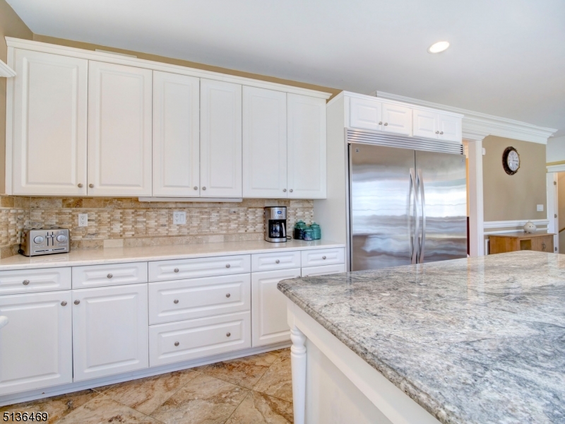 POETS PEAK - Residential