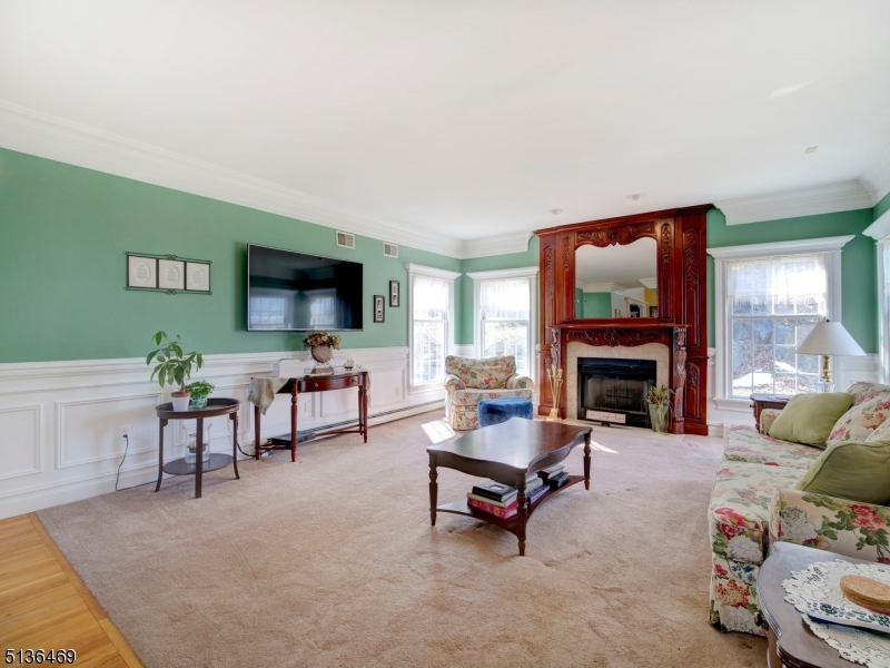 POETS PEAK - Residential