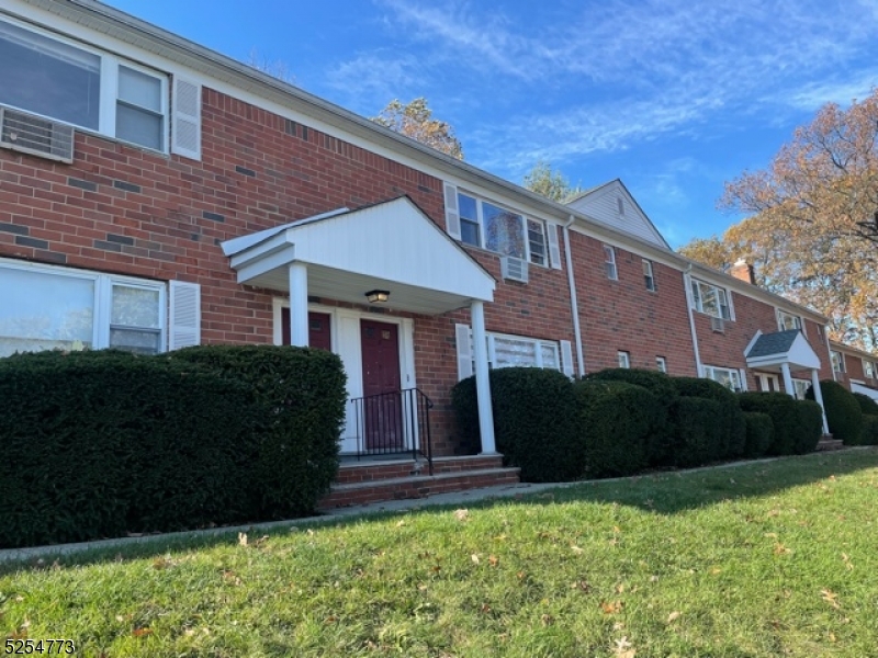 Welcome to this updated and bright 1st floor unit. Renoveted kitchen features SS applances, crown molding,  soft close drawers and cabinets, custom pull-outs and Quartz counter tops, large walk-in pantry. Hardwood floors, custom blinds through out. High efficiency A/C units. HOA includes club house, pool, tennis courts and gym. Convenient location, minutes from major highways. Garage available for additional cost, reserved parking spot is #11