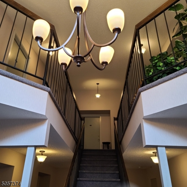 LEDGEWOOD/ DRAKESVILLE - Residential