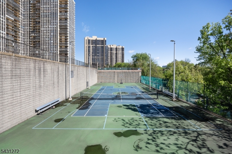 Winston Towers 200 - Residential