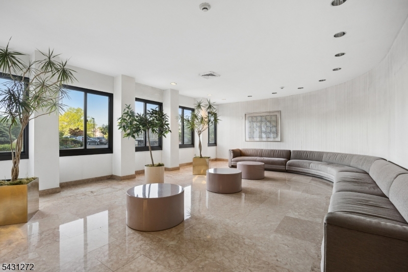 Winston Towers 200 - Residential